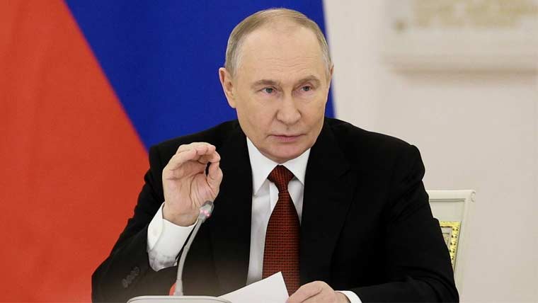 Putin Proposes Ceasefire with Ukraine on Victory Day