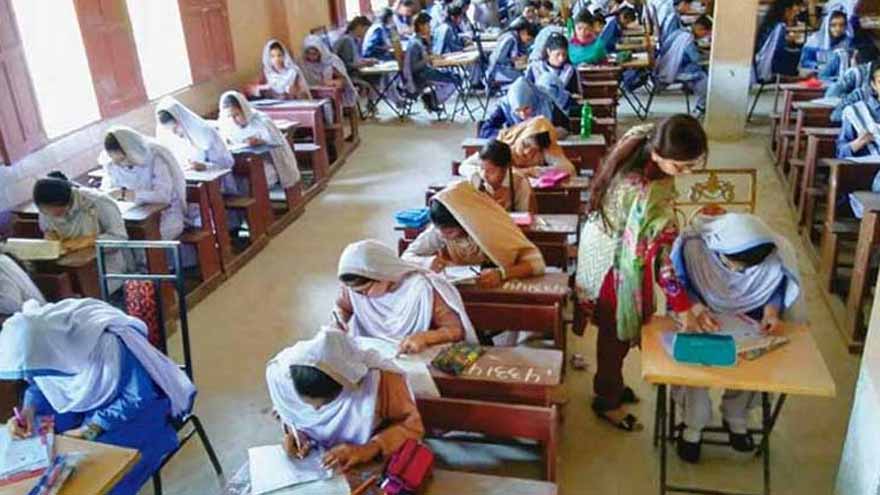 Matric Exams Begin in Karachi Amid Confusion Over Exam Centers — PakAlerts.net: Sansani Nahi, Srif Khabar — Your go-to digital hub for Breaking News, Analysis, Stories from Pakistan and around the World. Stay informed, Stay connected. Matric Exams Begin in Karachi Amid Confusion Over Exam Centers