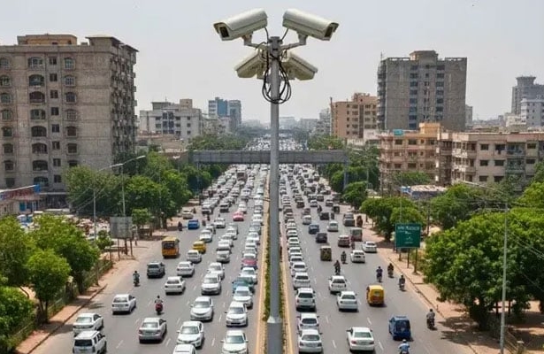 Karachi Launches E-Challan Drive Against Lane Violations on Shahrah-e-Faisal