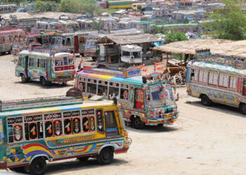 Transporters’ Strike Continues for Second Day in Karachi, Commuters Face Severe Difficulties