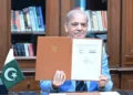 Pakistan PM Signs Islamabad Memorandum as Mediator in US-Iran Agreement