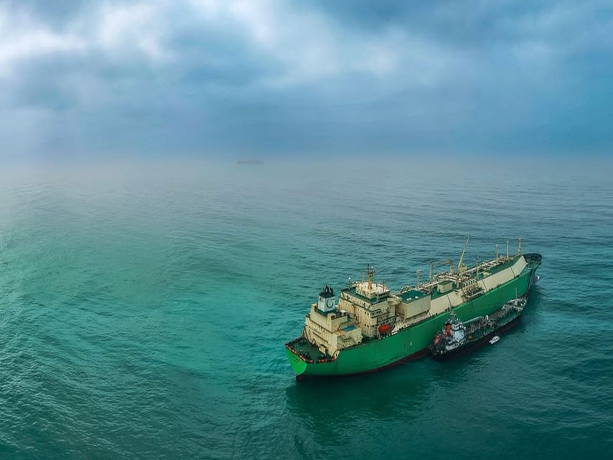 English Headline: Gwadar Port Launches Marine Fuel Supply Service as Pakistan Successfully Completes Its First Marine Bunkering Operation