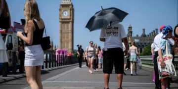More than 2,700 excess deaths estimated in England and Wales during May and June heatwaves — PakAlerts.net: Sansani Nahi, Srif Khabar — Your go-to digital hub for Breaking News, Analysis, Stories from Pakistan and around the World. Stay informed, Stay connected. More than 2,700 excess deaths estimated in England and Wales during May and June heatwaves