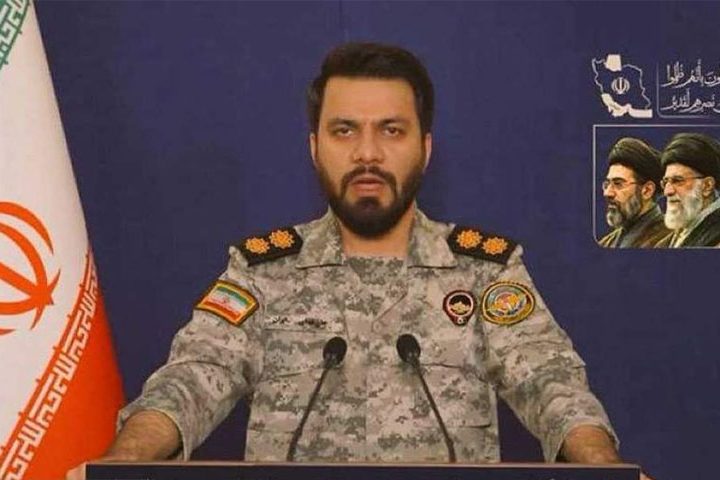 Iranian Military Responds Strongly to Trump’s Statement on Taking Control of the Strait of Hormuz