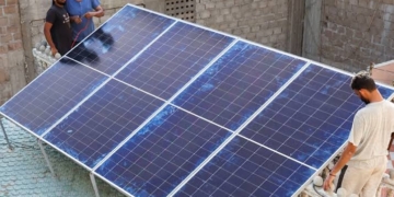 Approval authority for solar users with systems of up to 25 kilowatts transferred to power distribution companies — PakAlerts.net: Sansani Nahi, Srif Khabar — Your go-to digital hub for Breaking News, Analysis, Stories from Pakistan and around the World. Stay informed, Stay connected. Approval authority for solar users with systems of up to 25 kilowatts transferred to power distribution companies