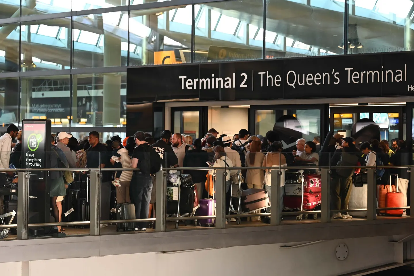 UK air traffic system restored after major flight processing and radar failure — PakAlerts.net: Sansani Nahi, Srif Khabar — Your go-to digital hub for Breaking News, Analysis, Stories from Pakistan and around the World. Stay informed, Stay connected. UK air traffic system restored after major flight processing and radar failure