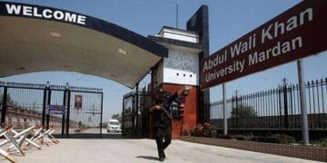 گورنرخیبرپختونخوا کا عبدالولی خان یونیورسٹی مردان میں نوکریاں فروخت کرنے کا نوٹس