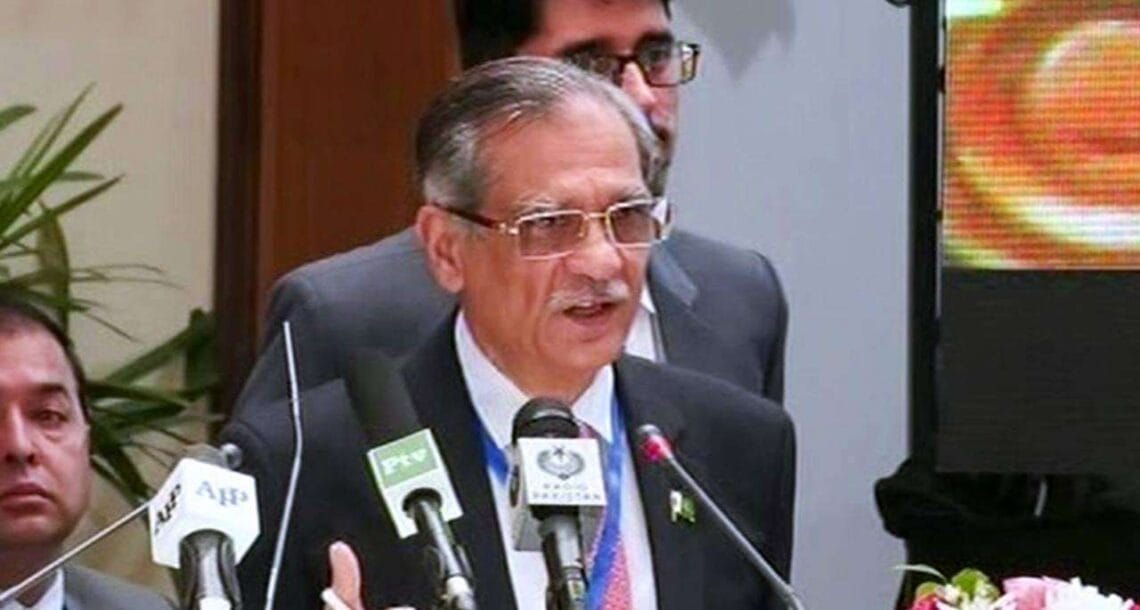 چیف جسٹس برطانیہ کا دورہ مکمل کرکے وطن واپس پہنچ گئے