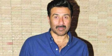 فلم کا اسکرپٹ نہیں پڑھتا صرف کہانی سن کے حامی بھر لیتا ہوں. سنی دیول