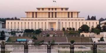 آج ایوان صدر کو بھی عوامی تفریح کے لئے کھول دیا گیا