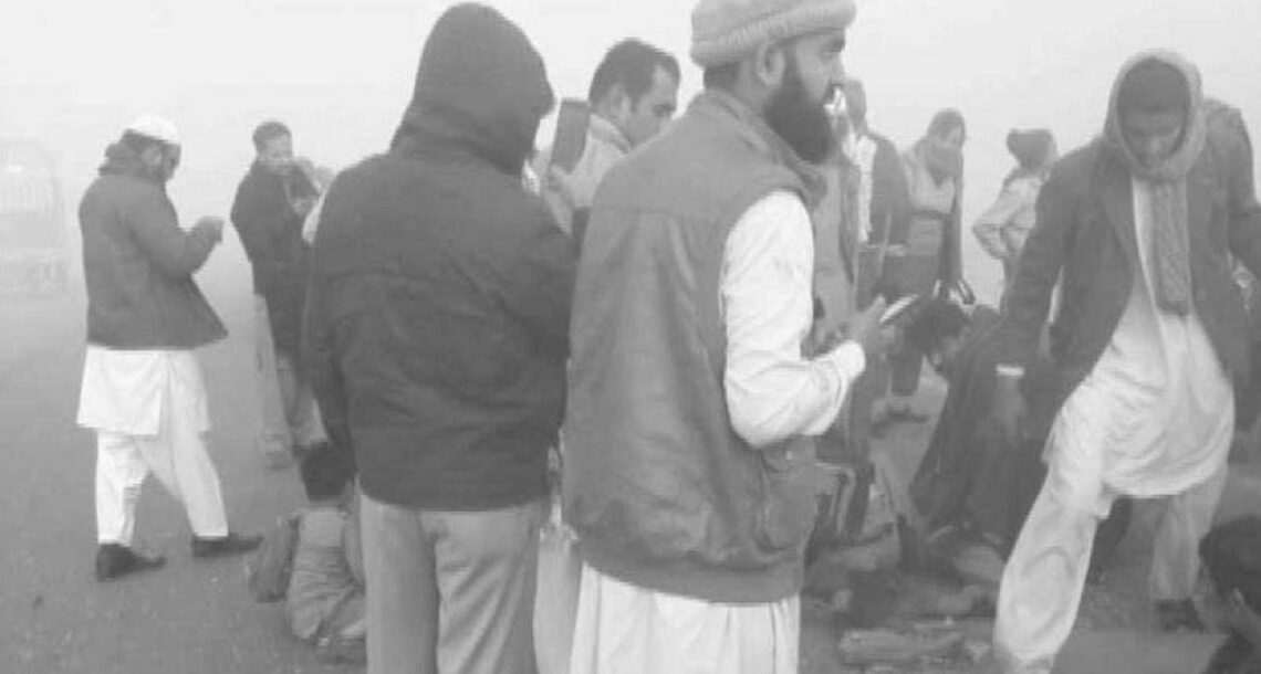 اوچ شریف میں وین اور رکشے میں تصادم، 12 طلبا سمیت 20 افراد زخمی