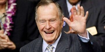 سابق امریکی صدر جارج ایچ ڈبلیو بش سینئر 94 برس کی عمر میں انتقال کرگئے