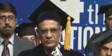 میرا امتحان شروع ہوچکا ہے، ہمیں اپنے وسائل کو تعلیم پر لگانا چاہیے. چیف جسٹس