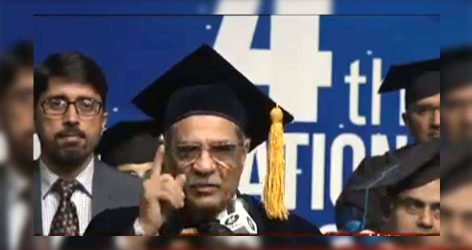 میرا امتحان شروع ہوچکا ہے، ہمیں اپنے وسائل کو تعلیم پر لگانا چاہیے. چیف جسٹس