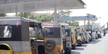 عوام کے لیےخوشخبری !! کراچی سمیت سندھ بھر میں سی این جی اسٹیشن آج رات 8 بجے کھولنے کا اعلان