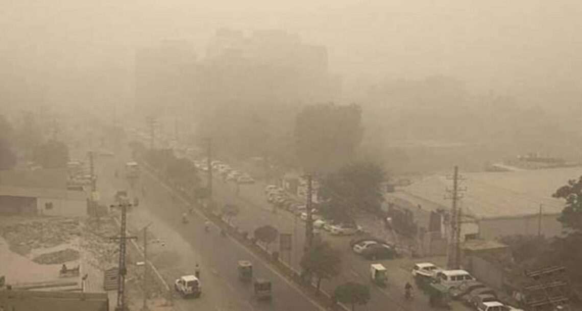 پنجاب کے مختلف علاقوں میں آج بھی دھند کا راج