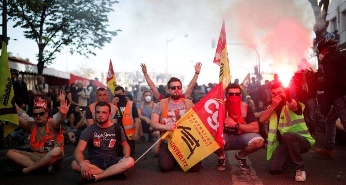 فرانس میں جاری فیول قیمتوں میں اضافے کے خلاف مظاہرے