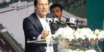 جو وزیر دفتر نہیں جائے گا اُس کے خلاف کارروائی ہوگی. وزیر اعظم