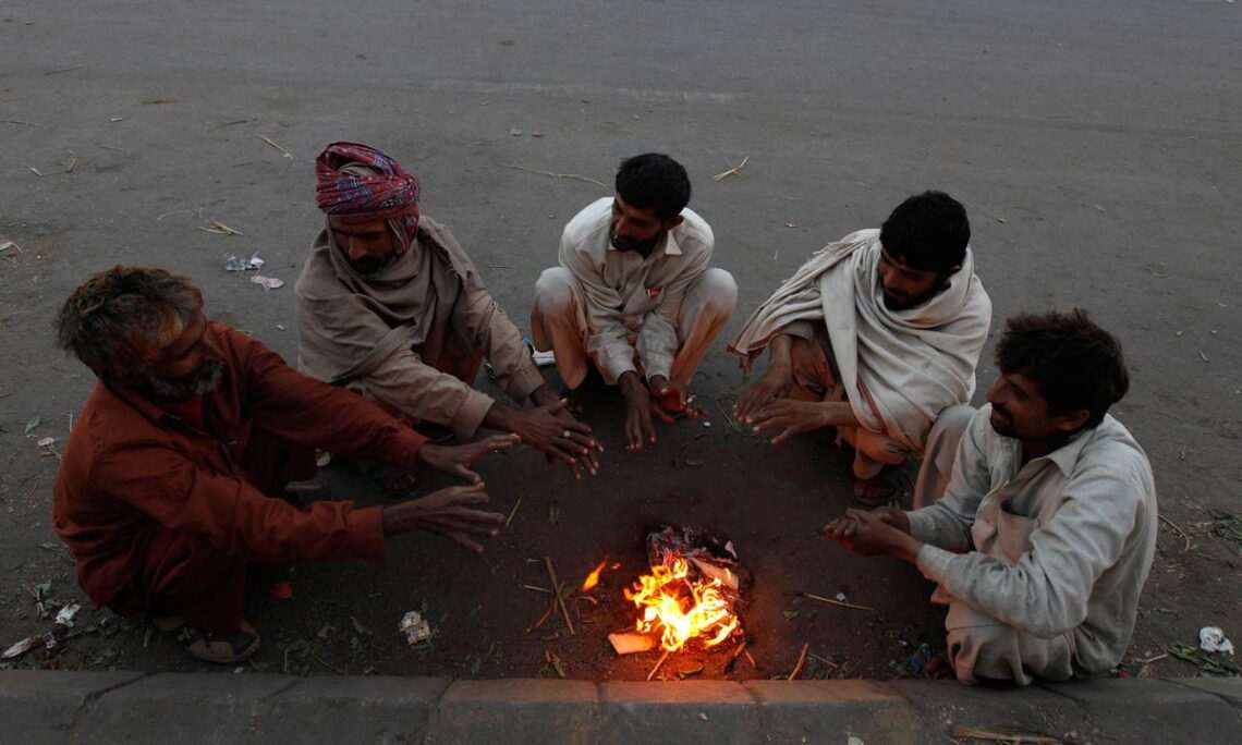 شہر قائد میں سائیبرین ہواؤں کے باعث سردی میں اضافہ، مزید دو روز ہوائیں چلیں گی