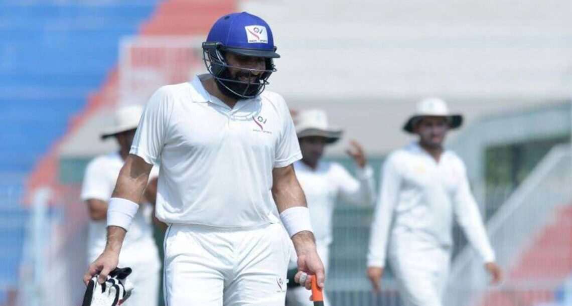 امپائر کے فیصلے پر مصباح الحق غصے میں آگئے