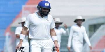 امپائر کے فیصلے پر مصباح الحق غصے میں آگئے