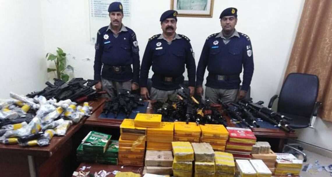 موٹروے پولیس کی کاروائی، بھاری مقدار میں اسلحہ اسمگل کرنے کی کوشش ناکام