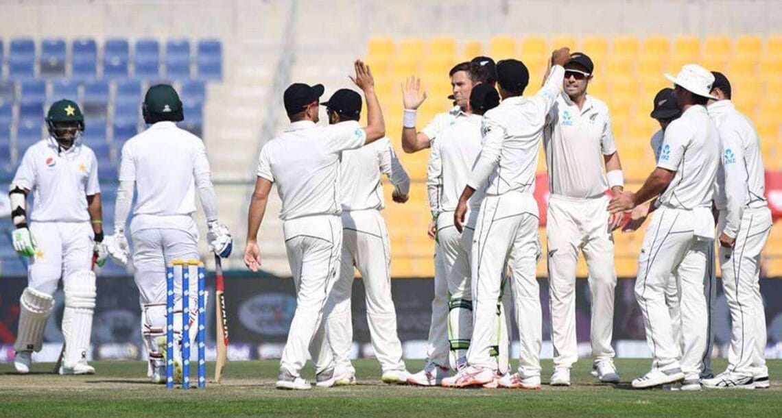 میچ کے تیسرےروز پاکستان اپنی بیٹنگ جاری رکھے گا