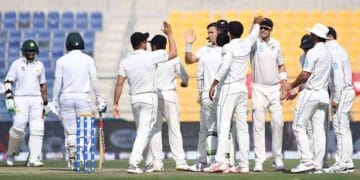 میچ کے تیسرےروز پاکستان اپنی بیٹنگ جاری رکھے گا