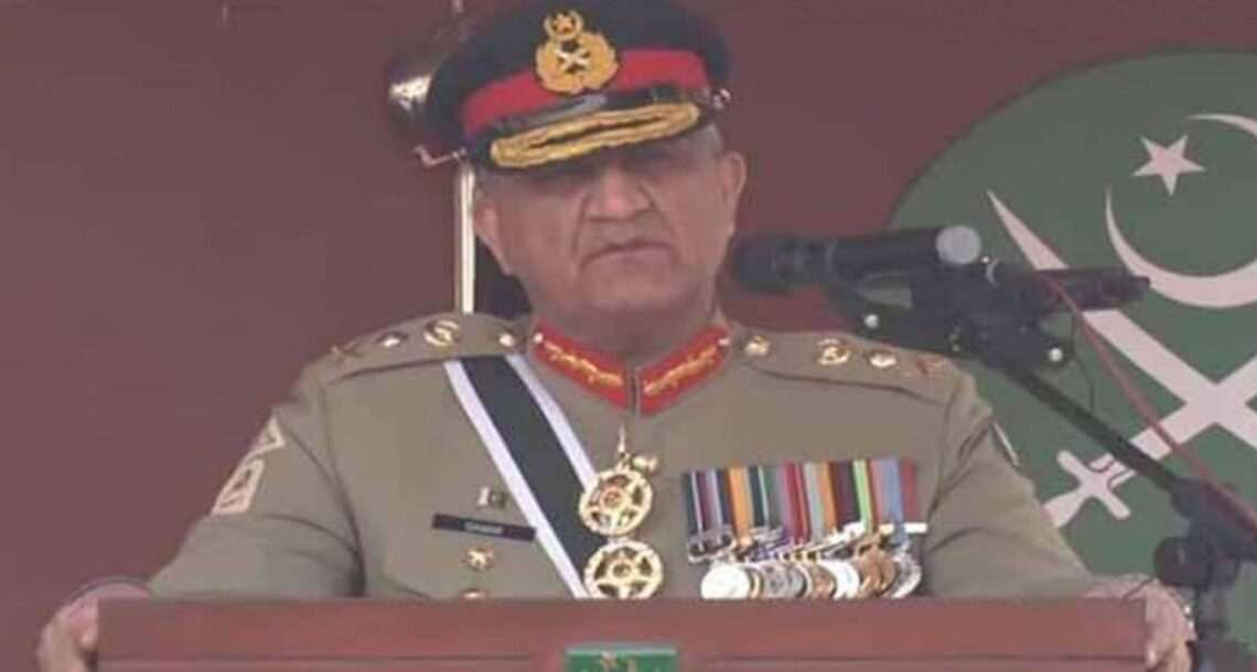 آرمی چیف کا کراچی میں آرمی ایئر ڈیفنس سینٹر کا دورہ