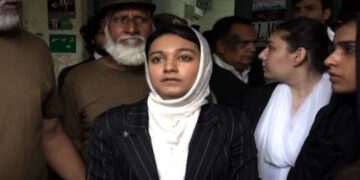 سپریم کورٹ کے حکم پر ملزم شاہ حسین گرفتار : سپریم کورٹ کے حکم پر ملزم شاہ حسین گرفتار