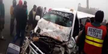 ساہیوال میں بس اورکار میں تصادم ، خاتون سمیت 3 افراد جاں بحق