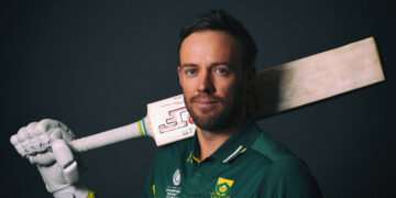 اے بی ڈویلیئرز نے پاکستان میں کھیلنے کا اعلان کردیا۔