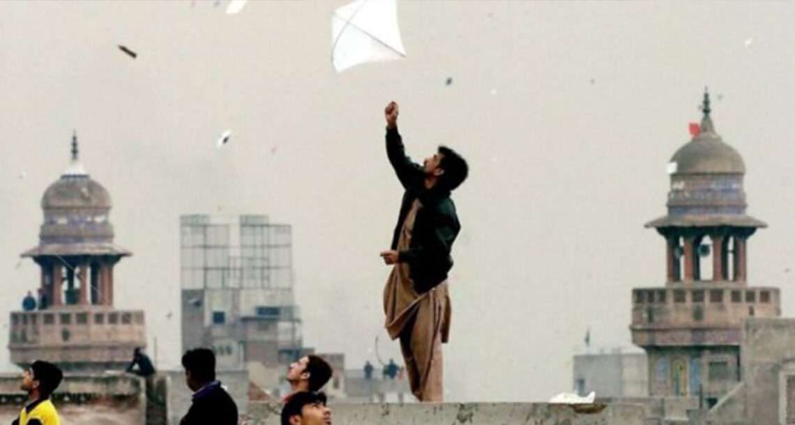 بسنت منانے کے معاملے پر لاہور ہائی کورٹ نے پنجاب حکومت سے جواب طلب کرلیا۔