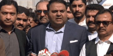 فواد چوہدری کا سندھ میں تبدیلی کے لیے فارورڈ بلاک بنانے کا اعلان