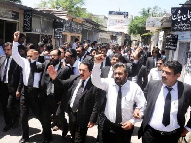 اسلام آباد ہائیکورٹ کے ججزاوروکلاء نے 40 روزبعد ہڑتال ختم کردی