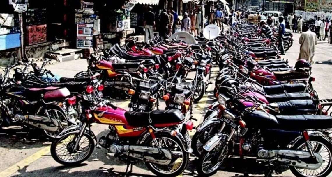 کراچی میں تمام غیر قانونی پارکنگز اور ڈبل پارکنگز ختم کرنے کا فیصلہ