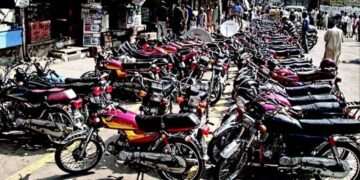 کراچی میں تمام غیر قانونی پارکنگز اور ڈبل پارکنگز ختم کرنے کا فیصلہ