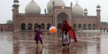 آئندہ دو روز کے دوران ملک کے بیشتر علاقوں میں بارش کا امکان