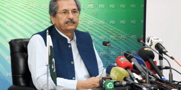 پی ایچ ڈی کے بعد بھی نوکری نہیں ملتی جو کہ افسوسناک بات ہے۔ وفاقی وزیر تعلیم