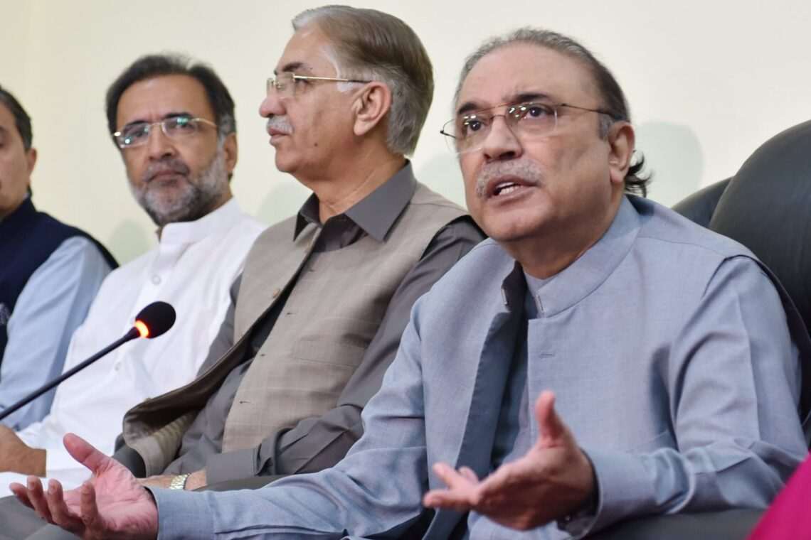 پیپلزپارٹی جمہوریت کو کمزور کرنے والوں کے سامنے آج بھی مضبوط رکاوٹ ہے. آصف زرداری