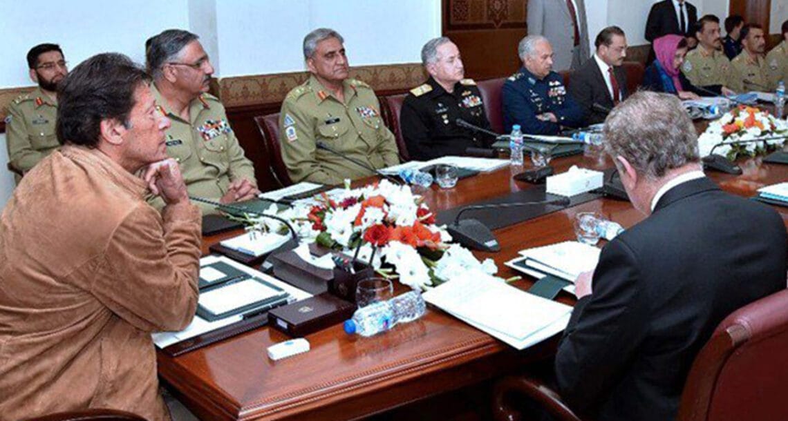 بھارتی طیاروں کی دراندازی؛ وزیر اعظم کی زیر صدارت اہم اجلاس