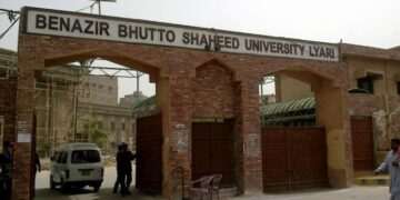 سندھ ہائی کورٹ کا بے نظیر میڈیکل کالج کی پرانی 100 نشتیں بحال کرنے کا حکم