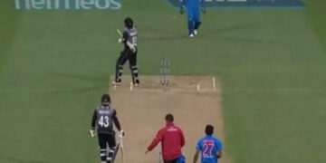 ہوا سے بیلز گرنے سے کولن منرو خود کو آؤٹ سمجھ بیٹھے