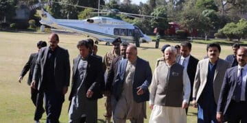 وزیر اعظم عمران خان ایک روزہ دورہ کے لیے پشاور پہنچ گئے