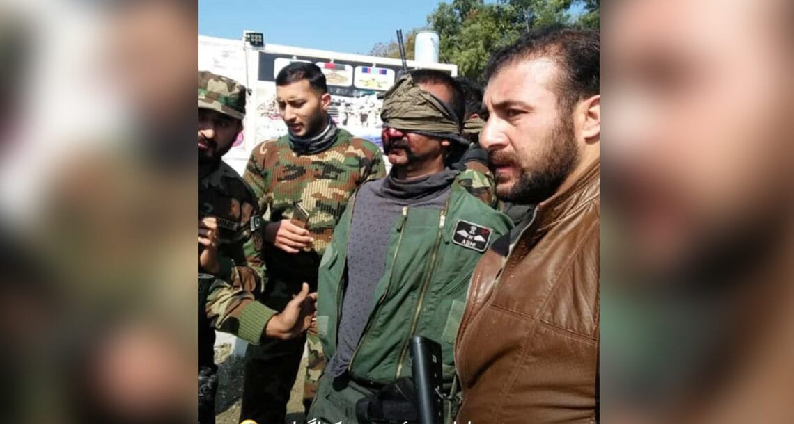 بھارتی پائلٹ میڈیا کے سامنے پیش