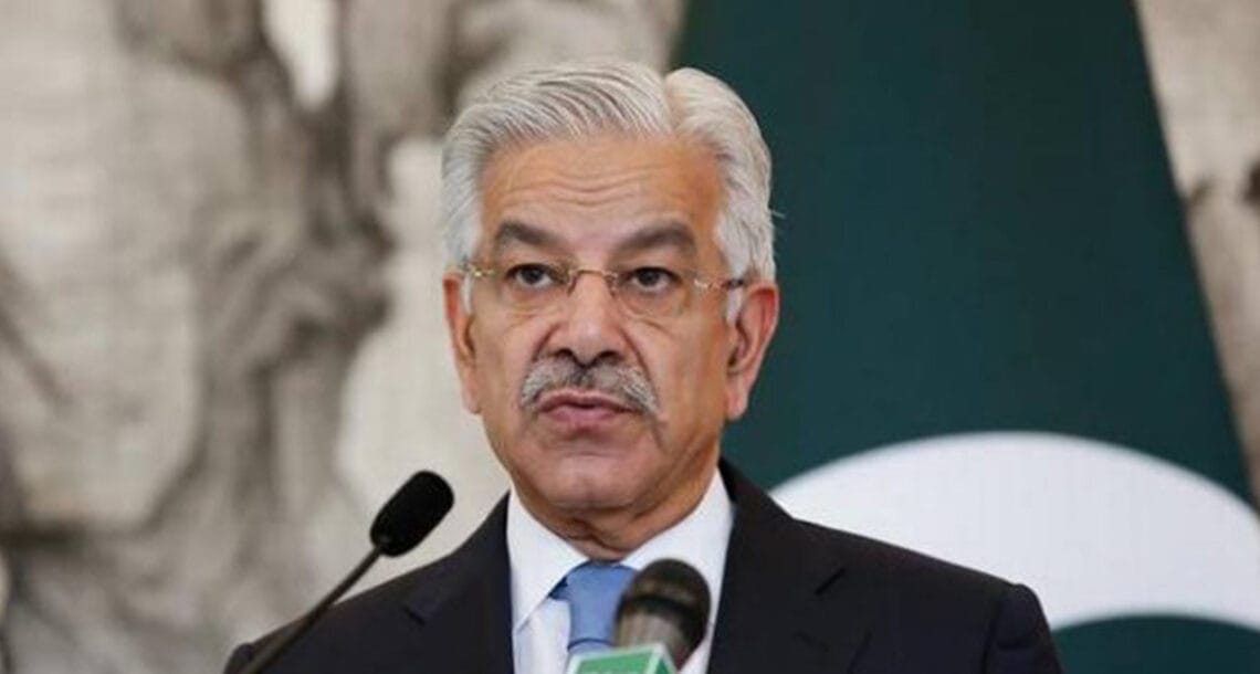 بابائے ڈیم قوم کو ڈیم کے نام پر بے وقوف بنا گئے، سرکاری ملازمین کی تنخواہوں پر ڈاکہ ڈالا گیا. خواجہ آصف