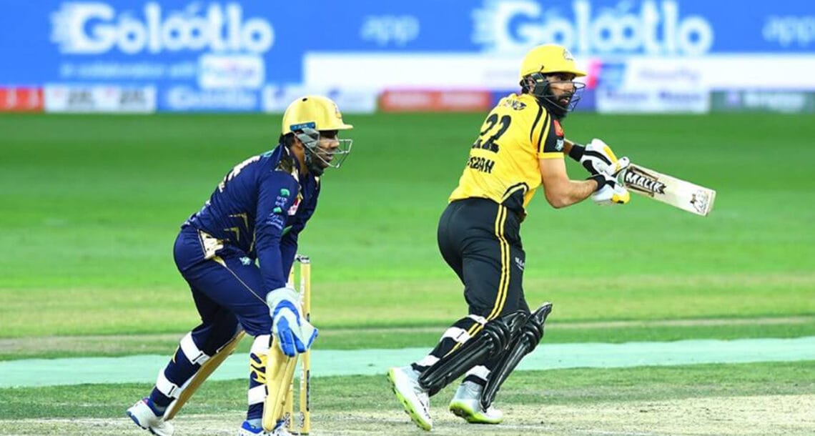 پاکستان سپر لیگ کے چوتھے ایڈیشن کی ٹرافی کی تقریب رونمائی