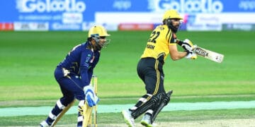 پاکستان سپر لیگ کے چوتھے ایڈیشن کی ٹرافی کی تقریب رونمائی