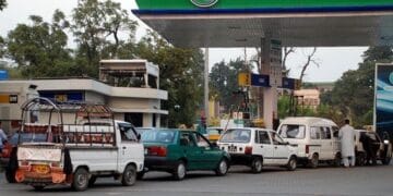 کراچی سی این جی اسٹیشن مزید 12 گھنٹوں کے لئے بند۔
