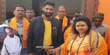 مہاتما گاندھی کے مجسمے کو گولی مار قتل کی ڈرامائی عکاسی پر 3 شدت پسند رہنما گرفتار